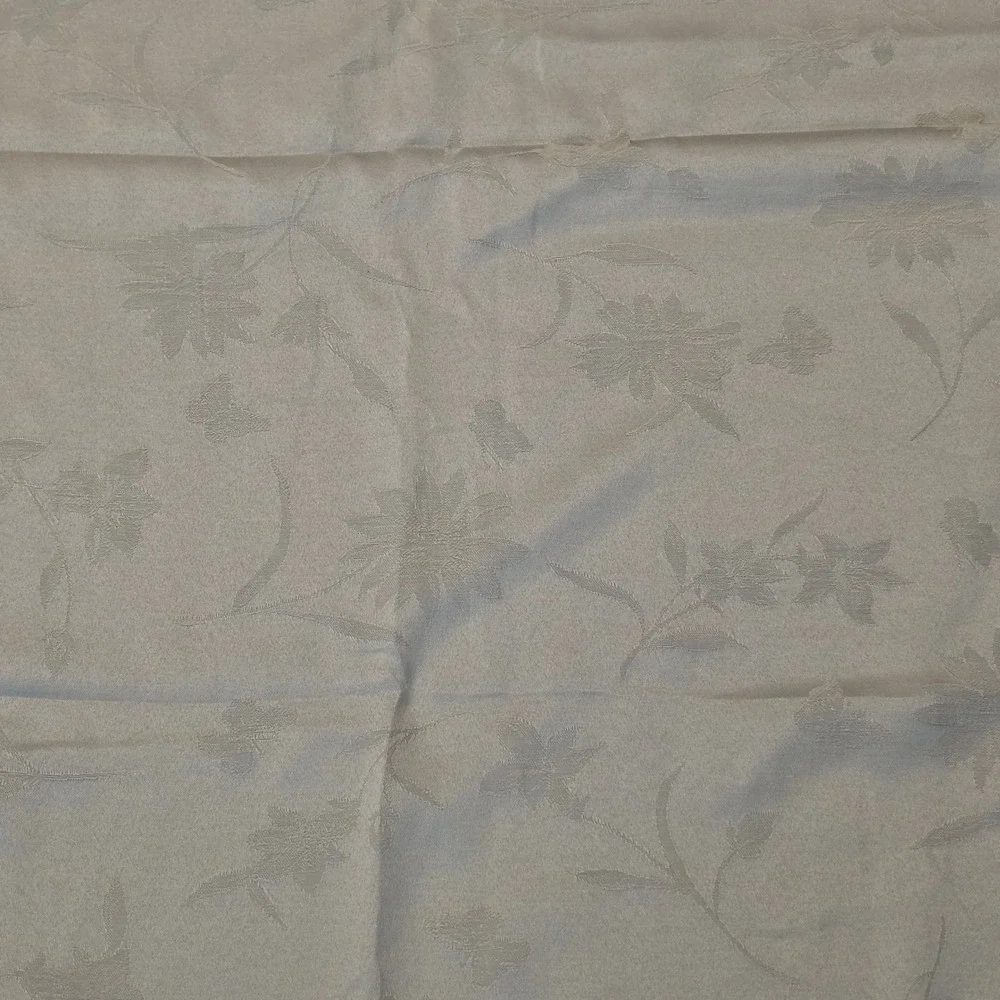 Light Green Floral Damask Tablecloth Jacquard Butterfly Scalloped Edge 80x56